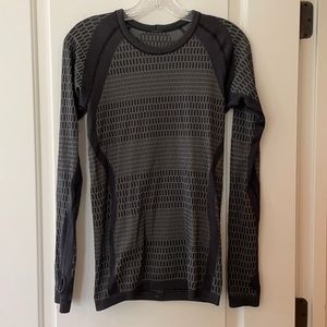 Women’s long sleeve tight lululemon shirt